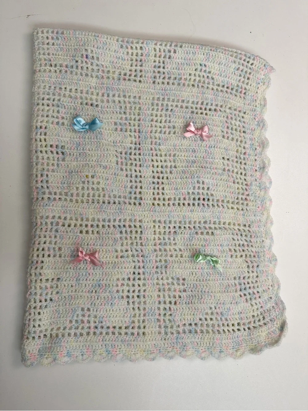 Handmade Baby Blanket Crocheted Knit Bears Bows Scalloped Trim Rainbow Pastels